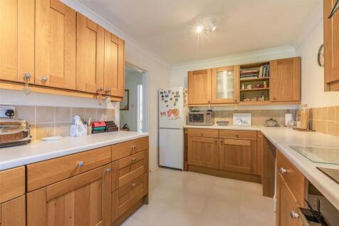 Kitchen 2.jpg