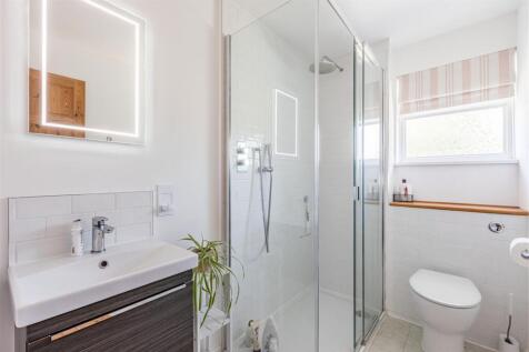 Shower room.jpg