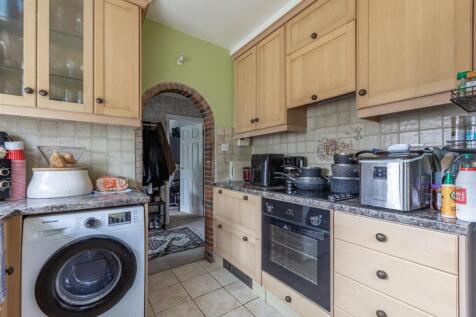 Kitchen 2.jpg