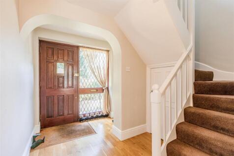 6 Weyside Close, KT14 7DF - 13.jpg