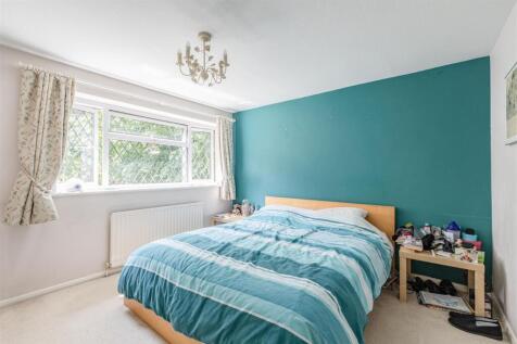 6 Weyside Close, KT14 7DF - 7.jpg