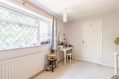 6 Weyside Close, KT14 7DF - 2.jpg