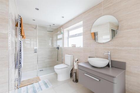 6 Weyside Close, KT14 7DF - 4.jpg