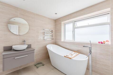 6 Weyside Close, KT14 7DF - 3.jpg
