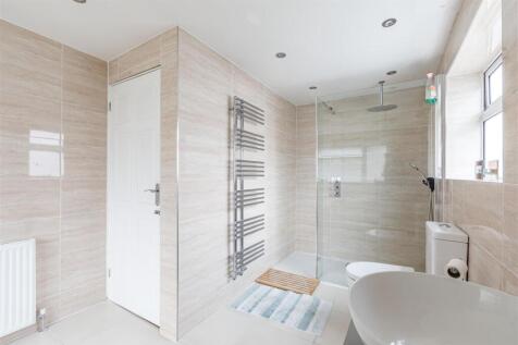 6 Weyside Close, KT14 7DF - 6.jpg
