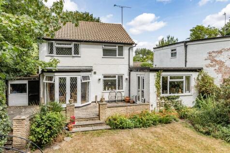 6 Weyside Close, KT14 7DF - 22.jpg