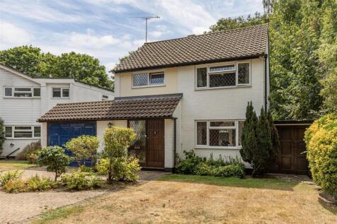 6 Weyside Close, KT14 7DF - 23.jpg