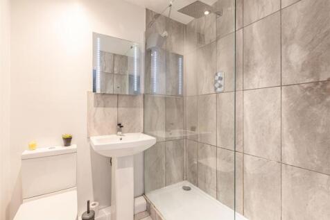 1 Park Close Byfleet KT14 7FH - 3.jpg