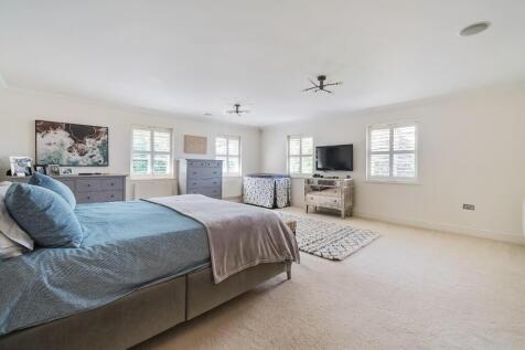 Bed 3.jpg