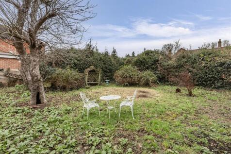West Cottage, 50 Parvis Road, Byfleet, KT14 7EH - 