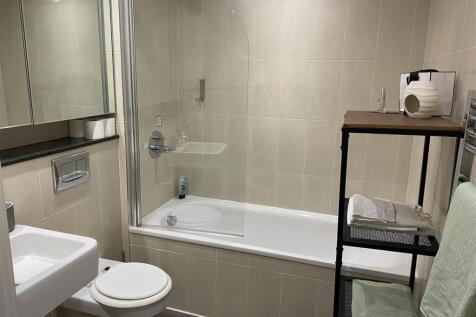 bathroom 1.jpg