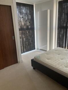 bedroom.JPG