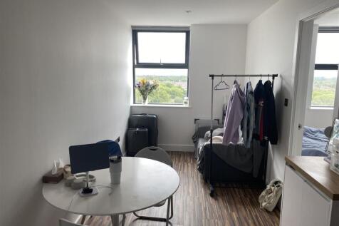 lounge 1.jpg