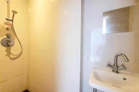 En-suite Shower