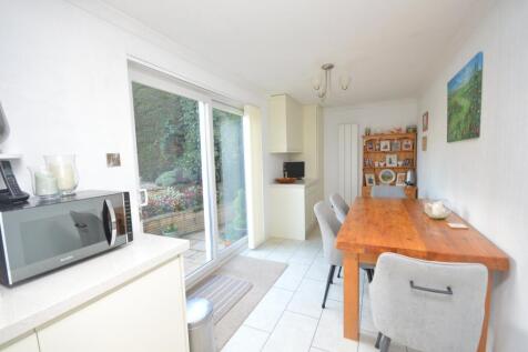 Kitchen/ Dining Room