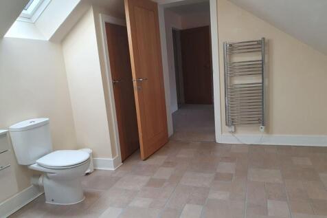 Bathroom to door.jpg