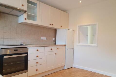 Kitchen to hatch.jpg