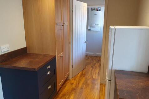 Kitchen to utility.jpg