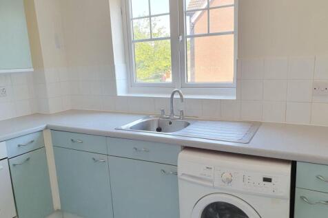 Kitchen to window.jpg
