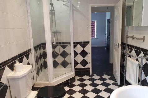 Bathroom to door.jpg