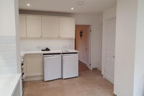 Kitchen to lounge.jpg