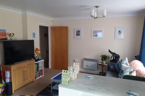 Lounge area to door.jpg