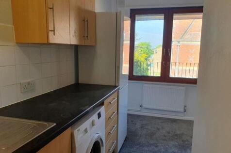 Kitchen to window.jpg