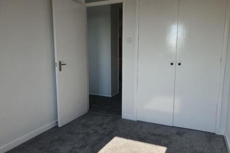 Second bedroom wardrobes.jpg