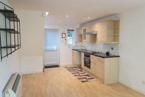 Lounge to kitchen.jpg