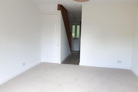 Lounge to hall.jpg