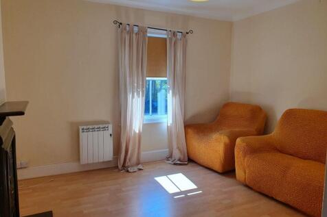 Lounge from door.jpg