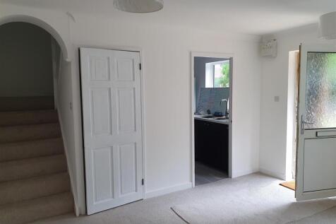 Lounge to kitchen.jpg