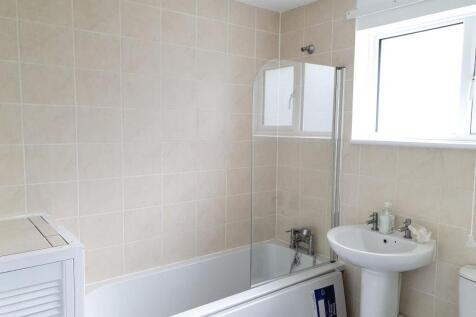 Bathroom..jpg