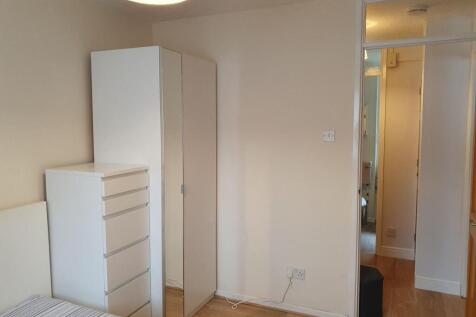 Bedroom to door.jpg