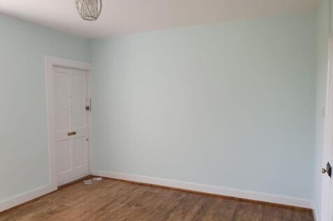 Lounge to door.jpg