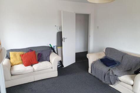 Lounge to door.jpg