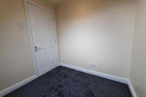 Bedroom 2 to door.jpg
