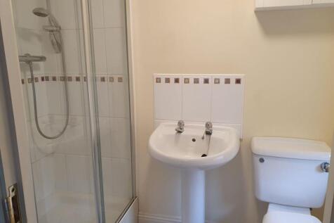 Ensuite Shower room.jpg