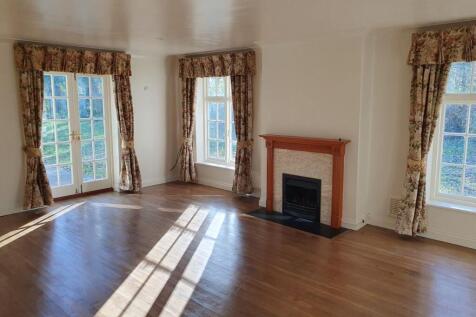 Lounge from door.jpg