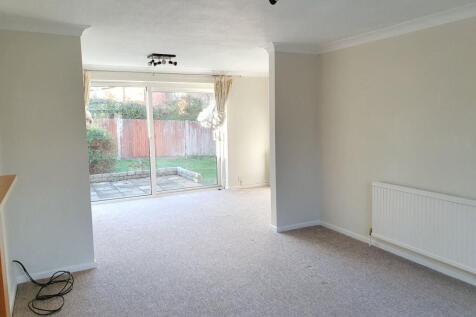 Lounge to dining.jpg