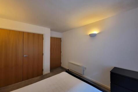 20230907 - Bedroom (2).jpg