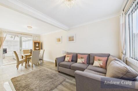 Lounge/Dining Area