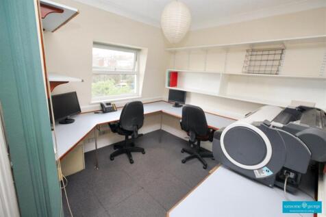 Bedroom / Office