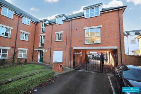Gated Courtyard Approach