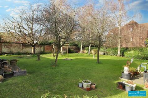 Communal Grounds