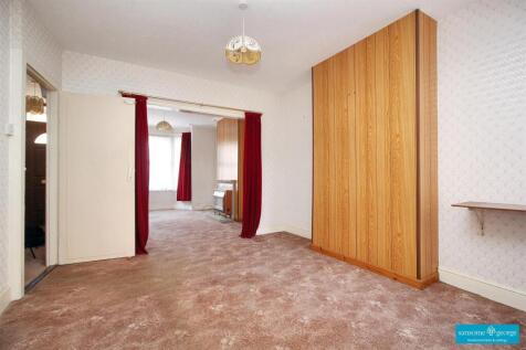 Dining Room to Lounge