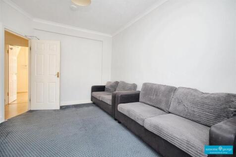 Living Room / Bedroom 5