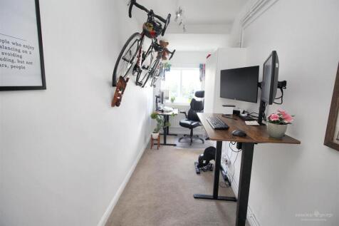 Bedroom 2 / Study