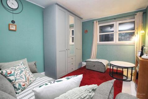 Bedroom 2 / Living Room