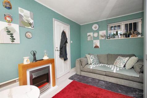 Bedroom 2 / Living Room